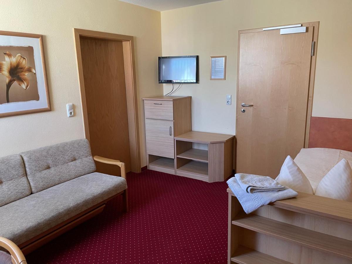 "Blauer Bock" - Hotel-Garni Pleinfeld Exterior foto