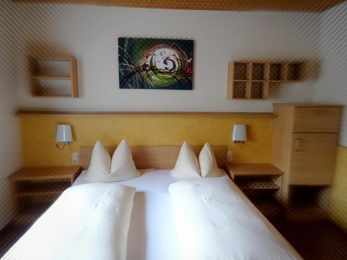 "Blauer Bock" - Hotel-Garni Pleinfeld Exterior foto