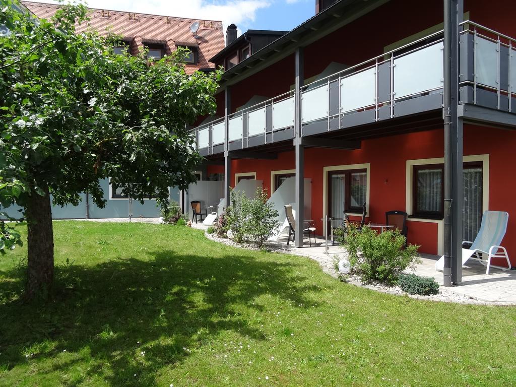 "Blauer Bock" - Hotel-Garni Pleinfeld Exterior foto
